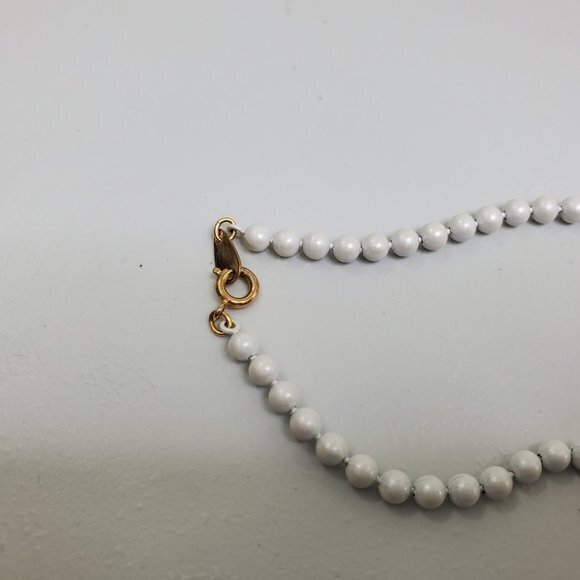 Oops A Daisy Necklace White Beaded Vintage Ball Ch‎ - Picture 5 of 7